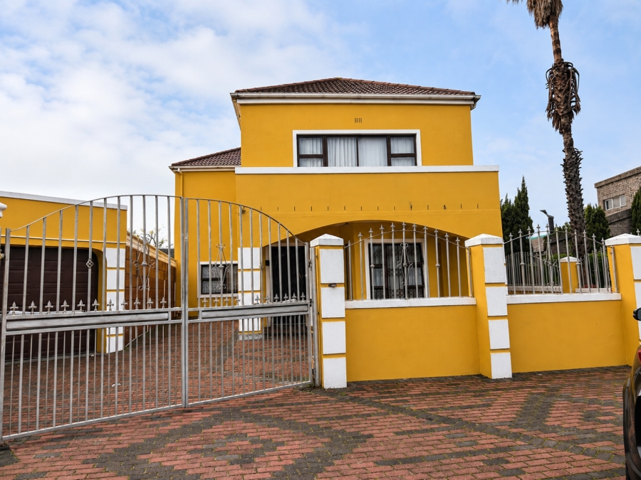 4 Bedroom Property for Sale in Montana Western Cape